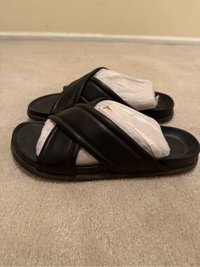 Black Vince Derek Leather Crossover Sandals
